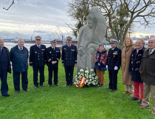 La Delegación de la RLNE en Galicia promovió una ofrenda floral en memoria de Isabel Zendal y los niños de la expedición Balmis